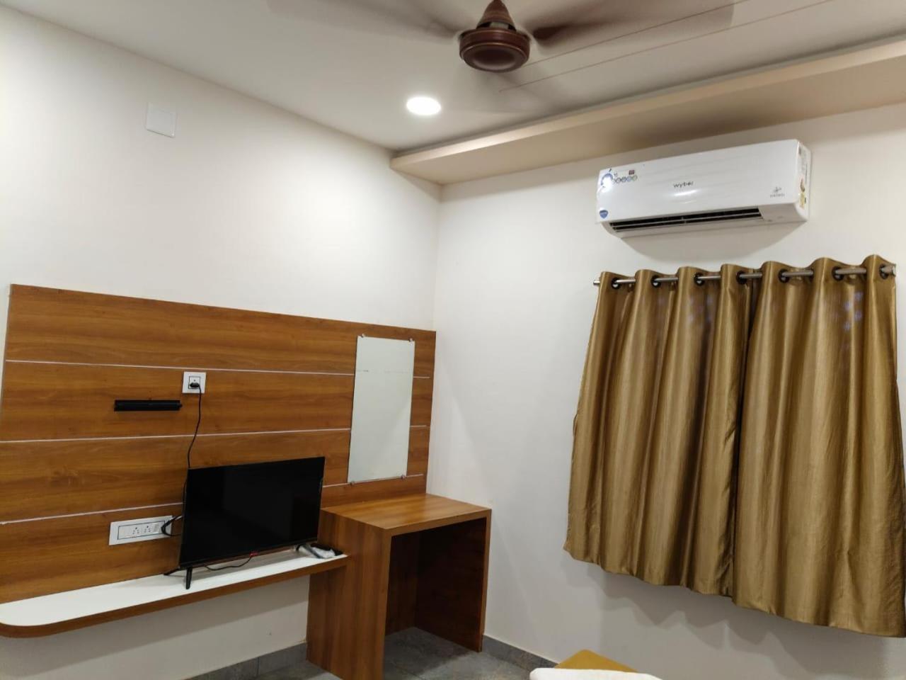 Ayodhya Bhavan - Near Dwarka Railway Station & Shree Dwarkadhish Temple מראה חיצוני תמונה